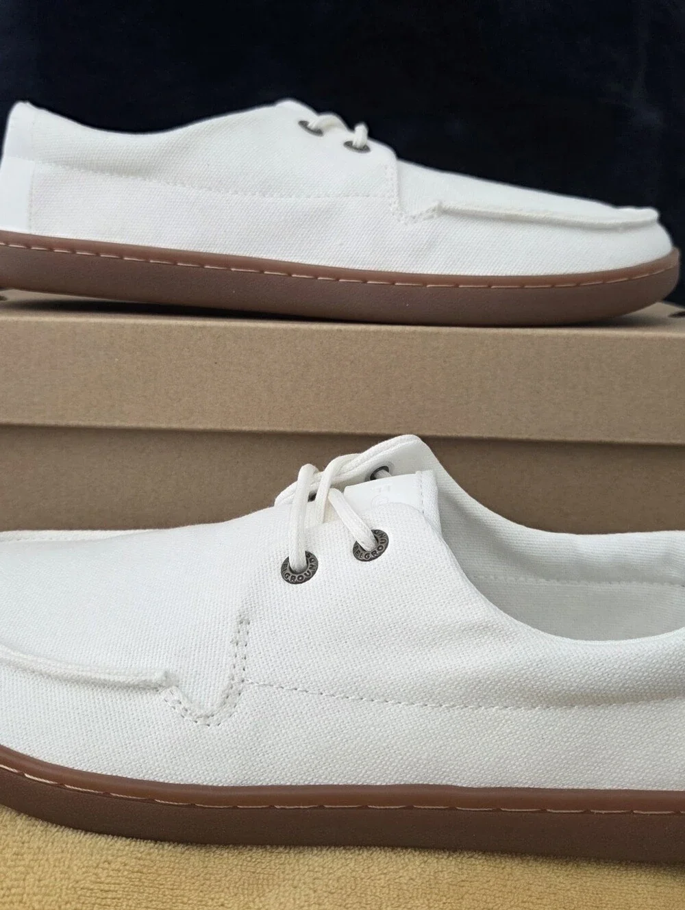 NIB, FEEL GROUNDS Canvas Lace-Up Shoes in White - EU size 39, NEVER WORN